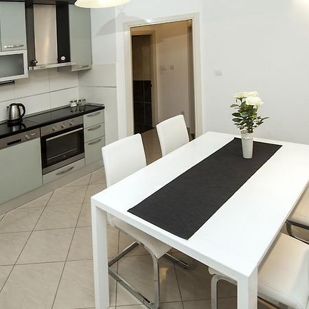 Znjan Beach Apartments Spalato Esterno foto